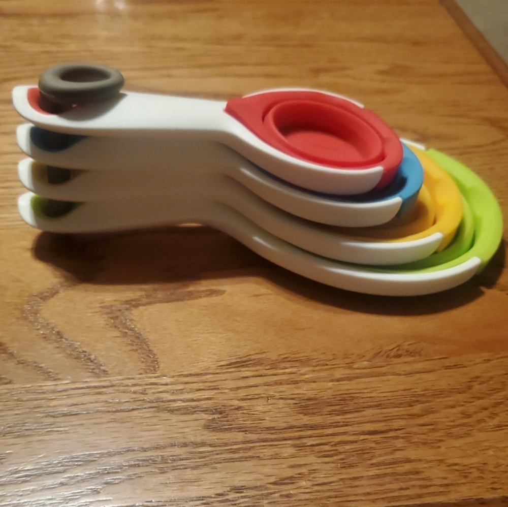 Collapsible Silicone Soft Portable Measuring Cups 4 pieces Dishwasher Safe